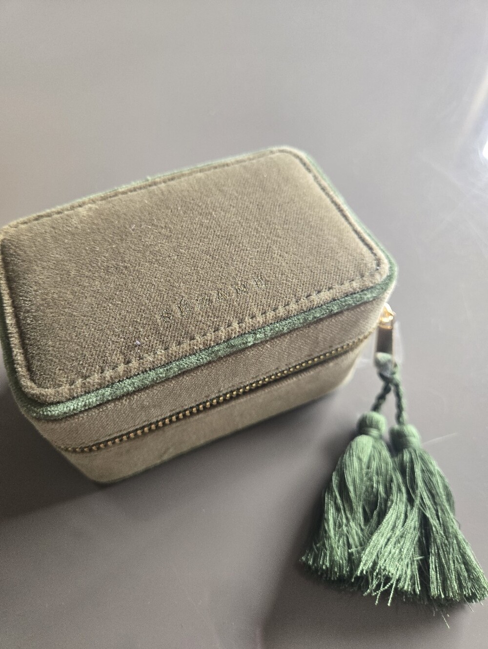 Sezane Small Velvet Jewelry Box in Sage Green